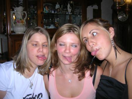 LES FILLES